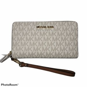 Michael Kors White Signature Wallet